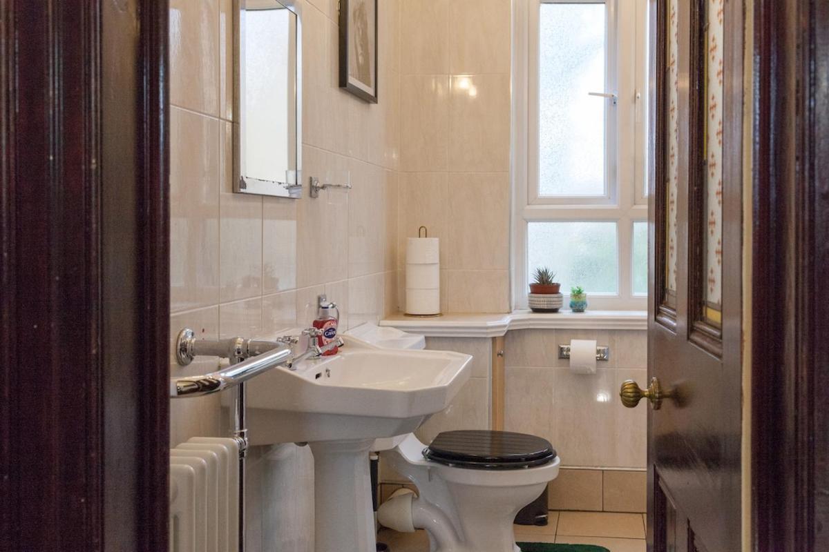 Victorian Elegance At Kingscliffe, Sleeps 17 Villa Манчестър Екстериор снимка