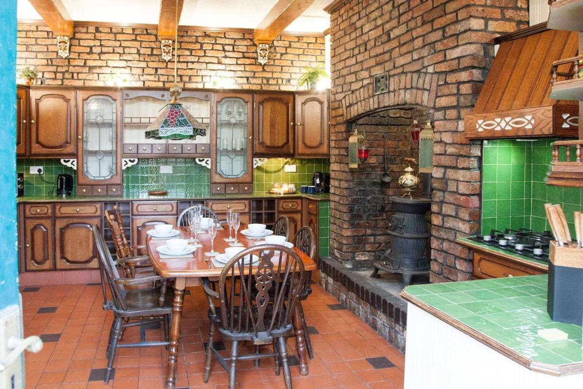 Victorian Elegance At Kingscliffe, Sleeps 17 Villa Манчестър Екстериор снимка