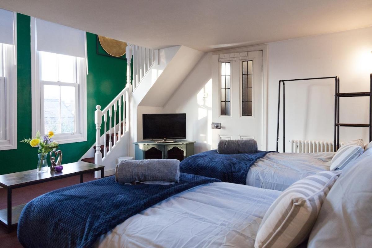 Victorian Elegance At Kingscliffe, Sleeps 17 Villa Манчестър Екстериор снимка