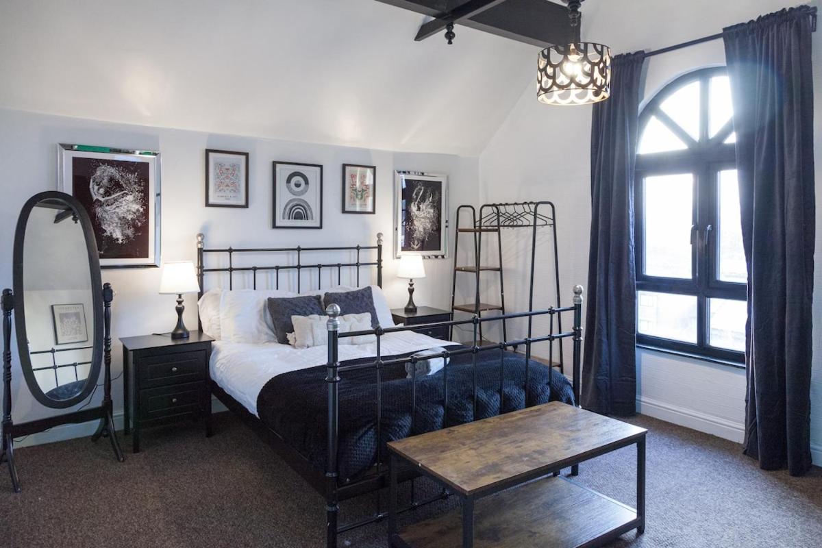 Victorian Elegance At Kingscliffe, Sleeps 17 Villa Манчестър Екстериор снимка