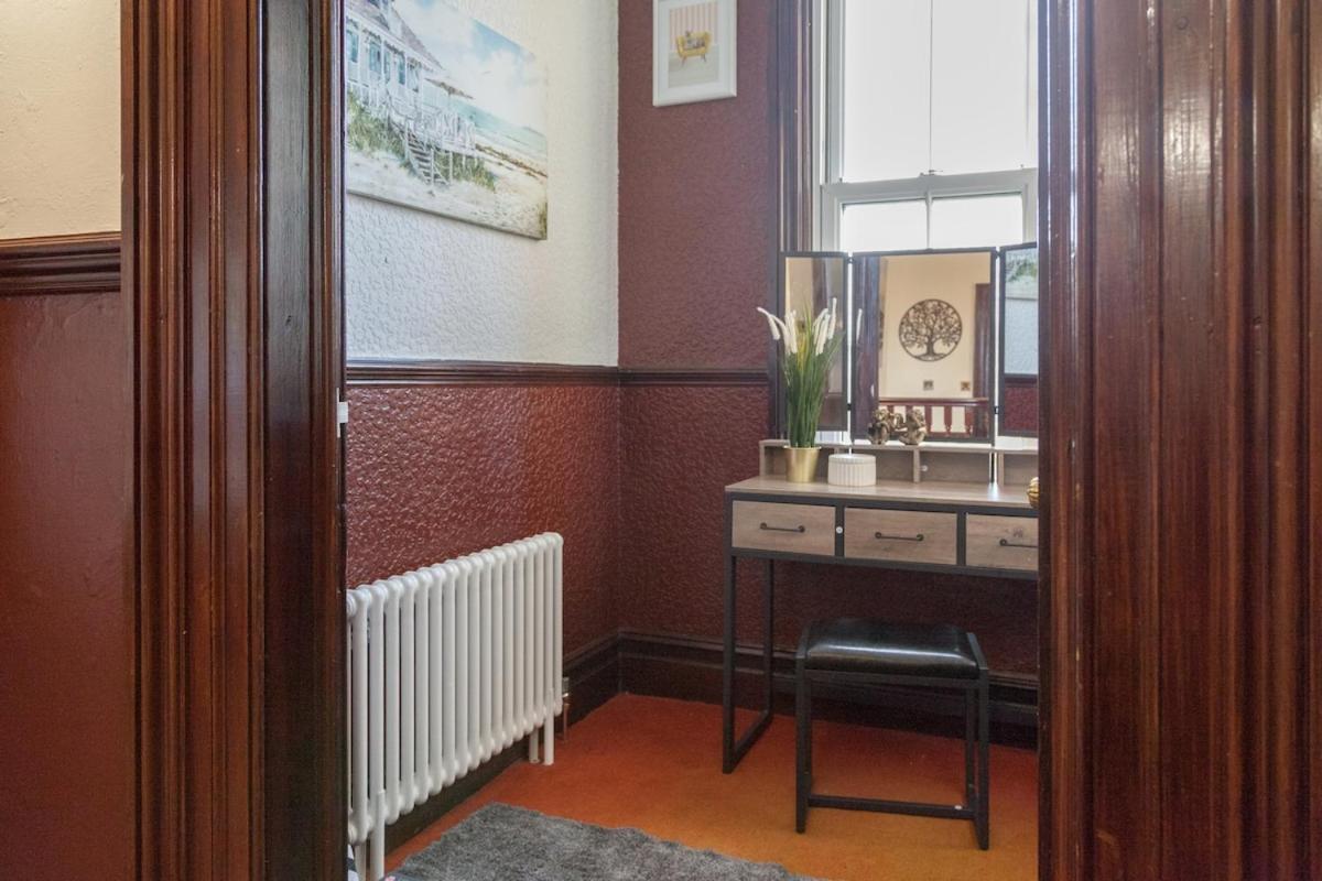Victorian Elegance At Kingscliffe, Sleeps 17 Villa Манчестър Екстериор снимка