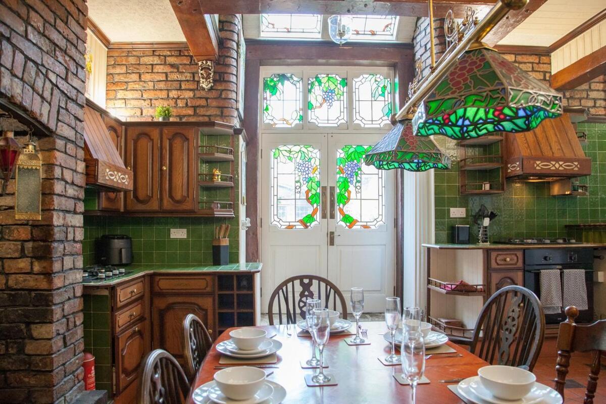 Victorian Elegance At Kingscliffe, Sleeps 17 Villa Манчестър Екстериор снимка
